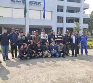 শিক্ষার্থীদের সাথে ড. রফিকুল ইসলাম 