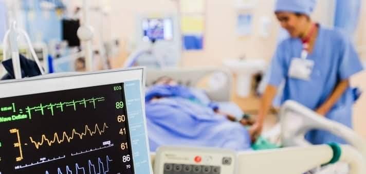 মৃত্যুপথযাত্রী মা'কে বাঁচাতে চায় নোবিপ্রবি পড়ুয়া দুই সন্তান