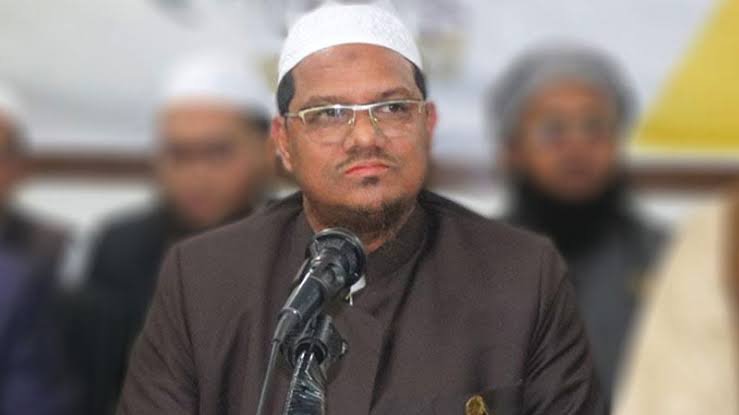 এসএসসিতে ধর্ম শিক্ষা বাদের সিদ্ধান্ত মেনে নেওয়া হবে না: চরমোনাই পীর