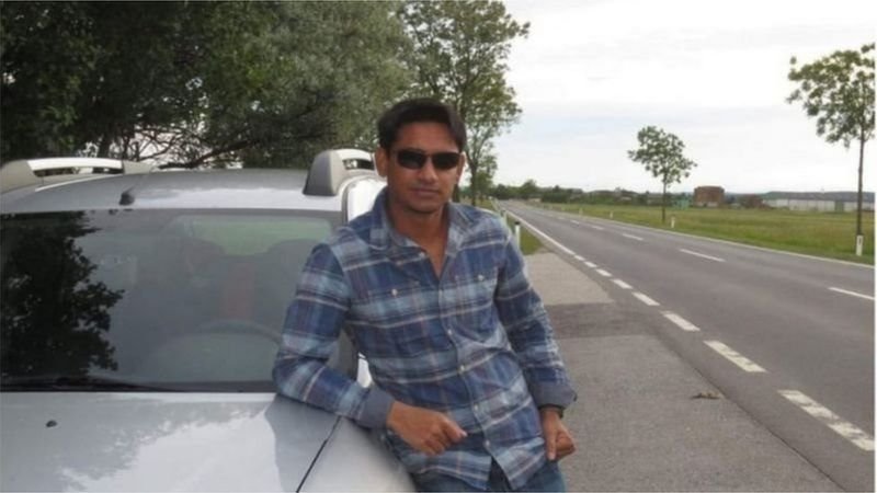 গত ৩১শে জুলাই কক্সবাজারের টেকনাফে পুলিশের গুলিতে নিহত হন সাবেক সেনা কর্মকর্তা মেজর সিনহা মো. রাশেদ খান।