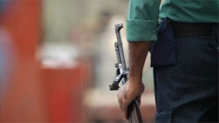 পুলিশ। ফাইল ছবি