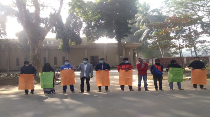 ফেব্রুয়ারিতেই বিশ্ববিদ্যালয় খোলার দাবি রাবি শিক্ষার্থীদের